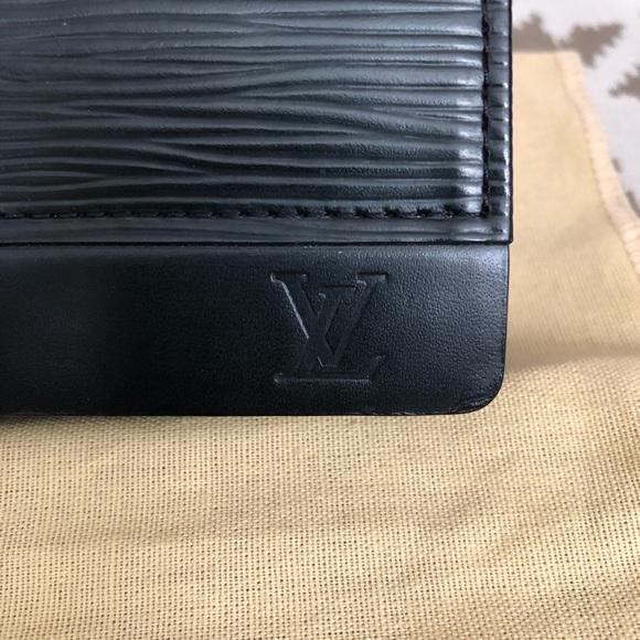 Louis Vuitton Epi Leather Shoulder Bag/Clutch - Picture 5 of 13